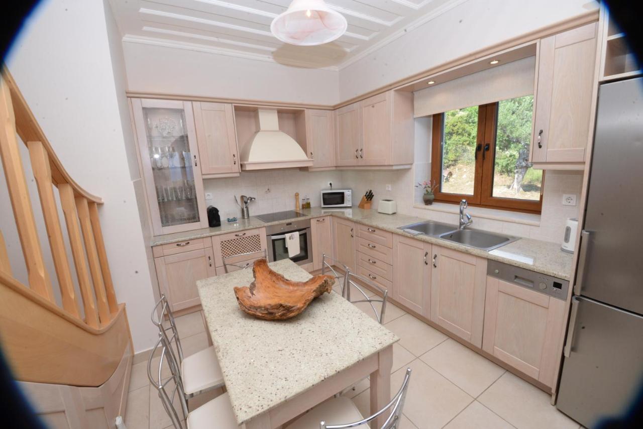 Villa Melanthi Kassiopi Corfu מראה חיצוני תמונה